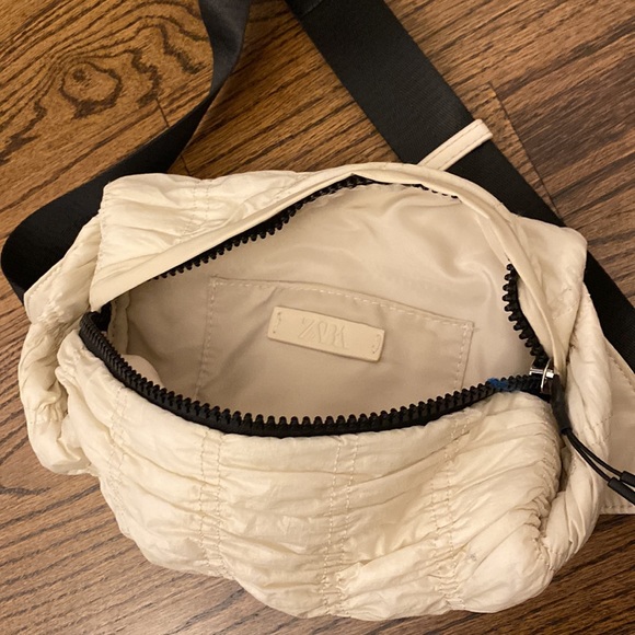 Cream nylon Zara belt bag with Black strap and chrome utility buckles - Picture 5 of 7